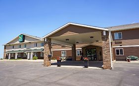 Quality Inn & Suites Watertown Sd